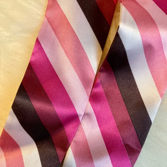 NWT XOXO Ribbon Wristband Watch - Picture 3 of 3